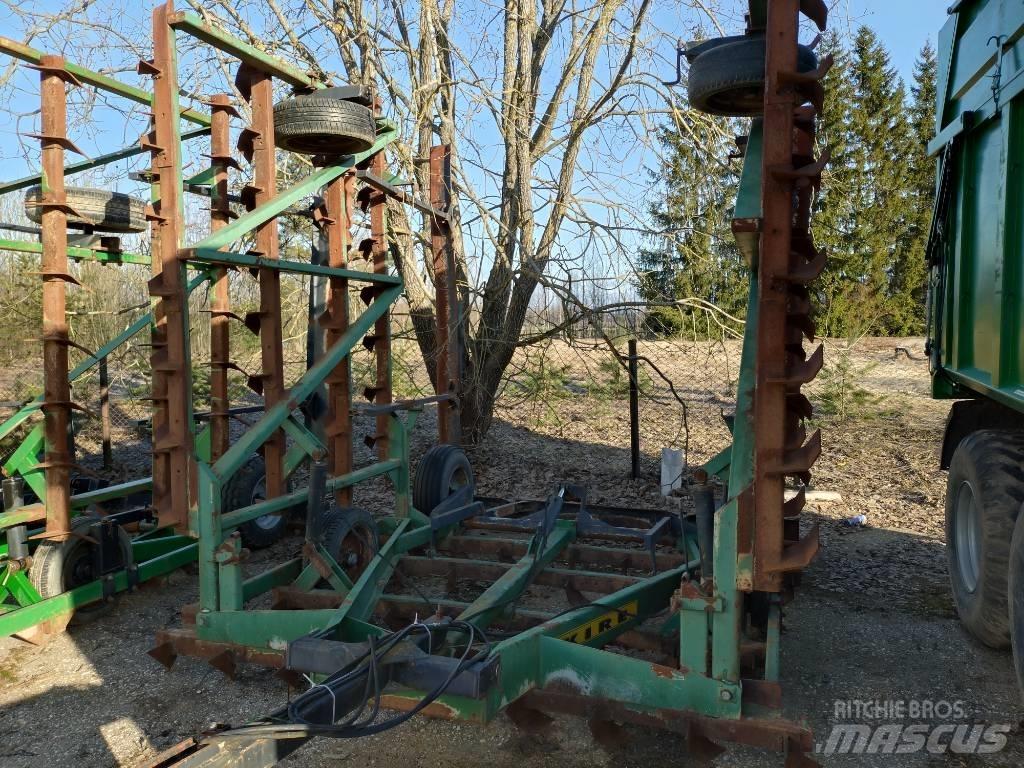 Kire 8,2m Chisel ploughs