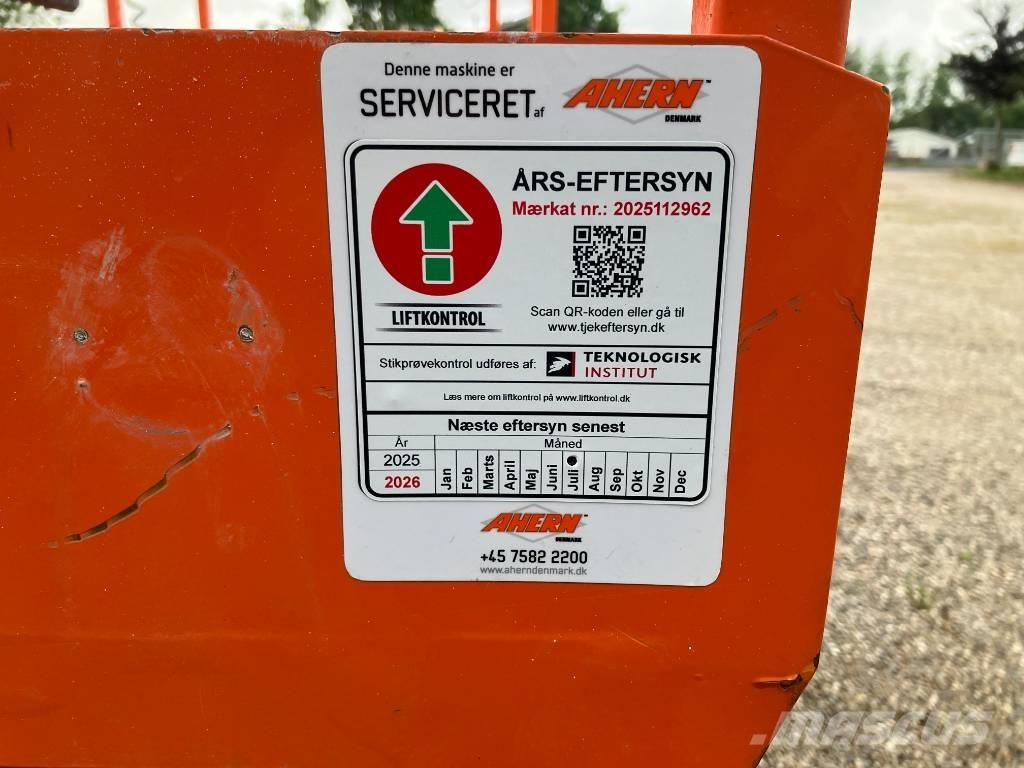 JLG 3246 ES Scissor lifts
