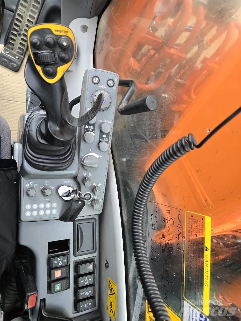 Hitachi ZX 220W-5 Wheeled excavators