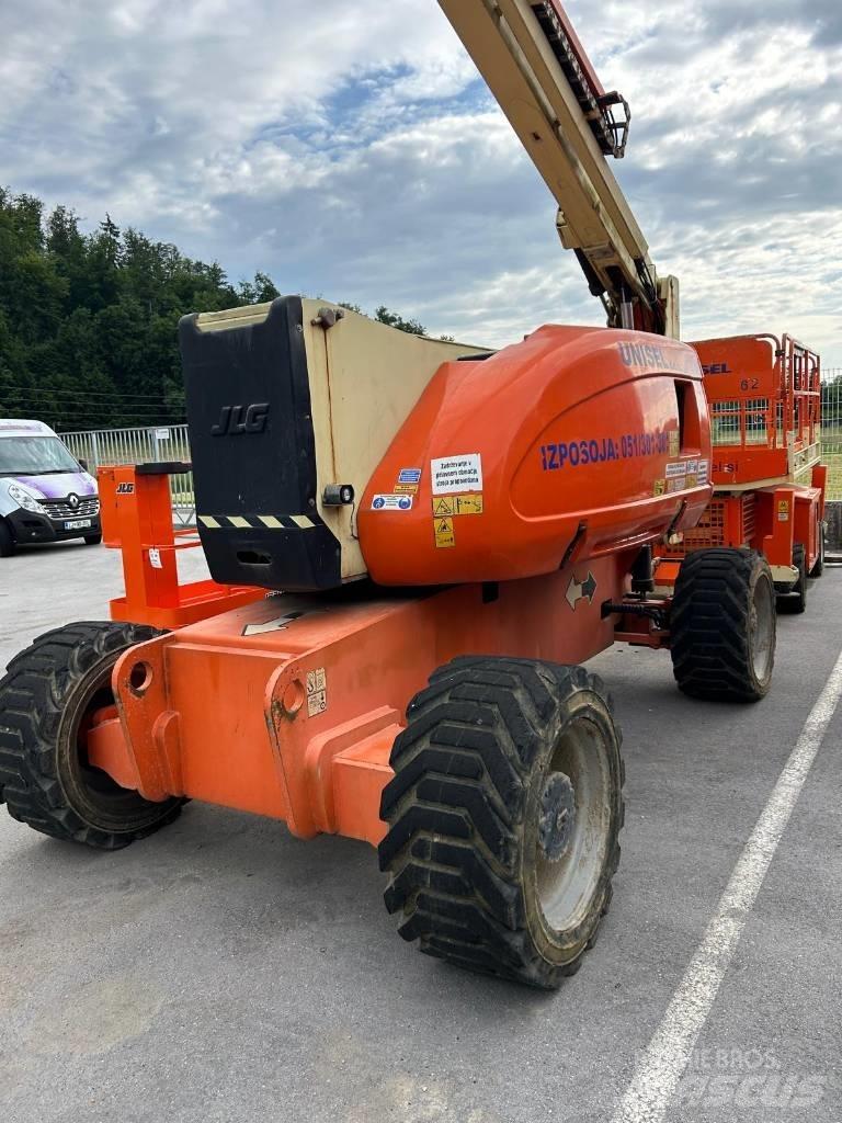 JLG 800 AJ Articulated boom lifts