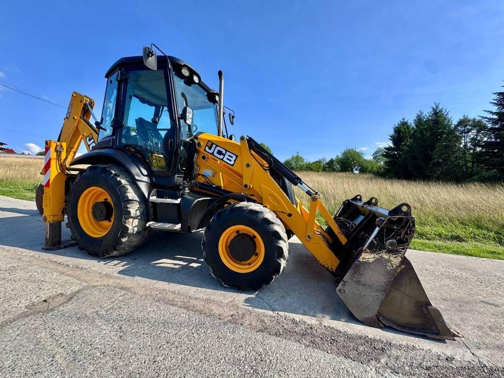 JCB 3CX Backhoe loaders