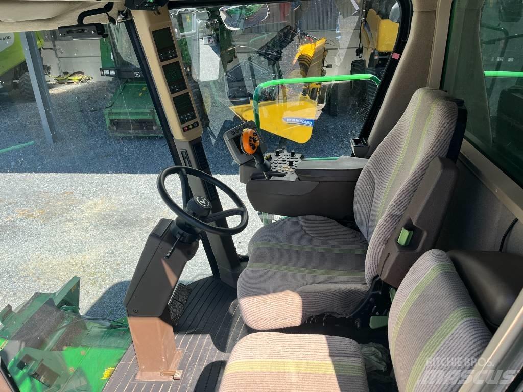 New Holland CX 6090 Combine harvesters