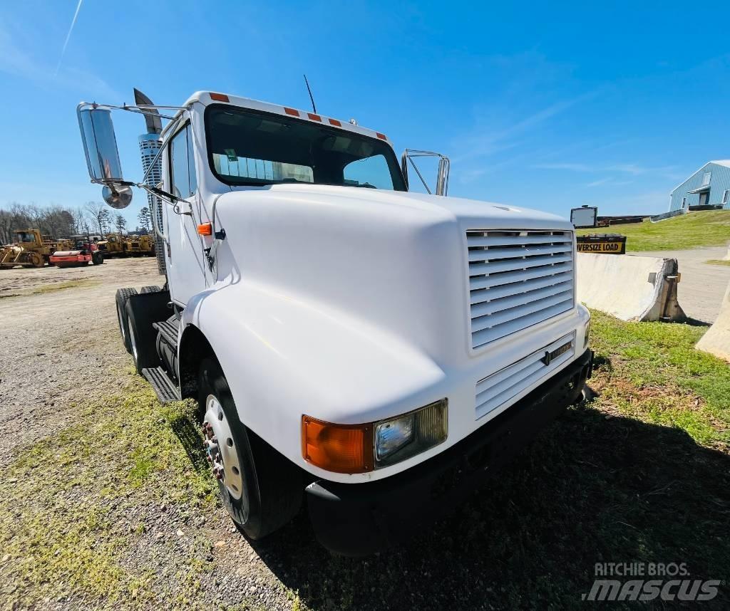 International 8200 Tractor Units