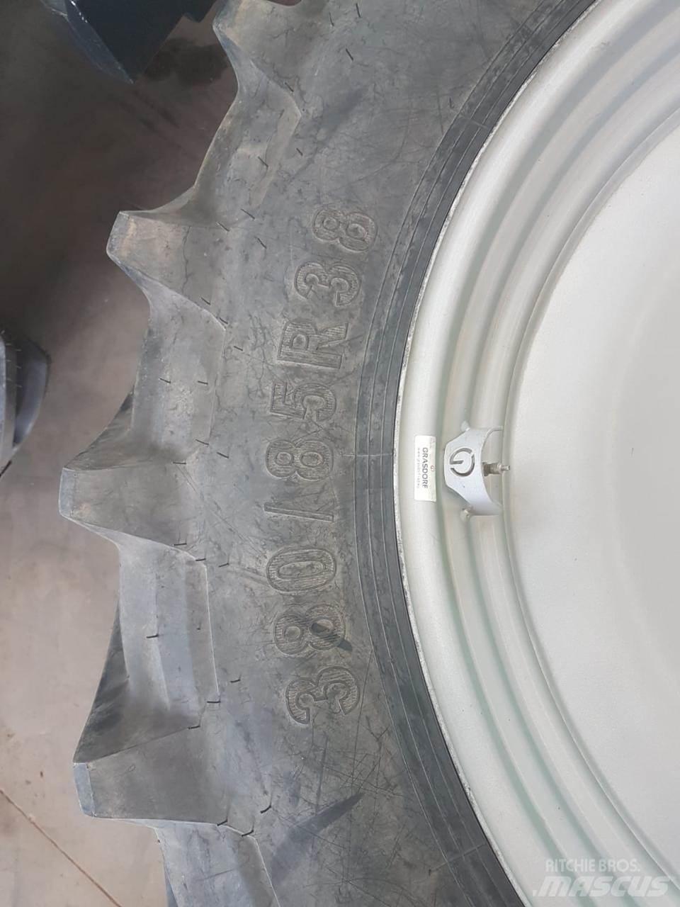 Petlas 380/85R38 Tyres, wheels and rims