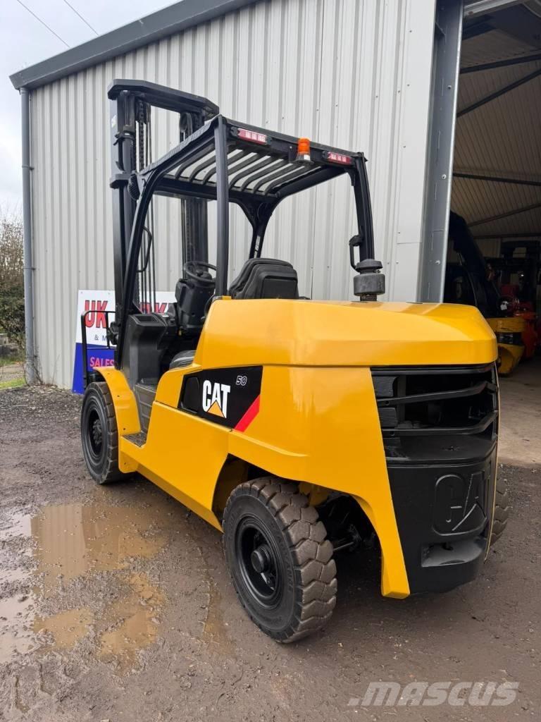 CAT DP 50 N Diesel trucks