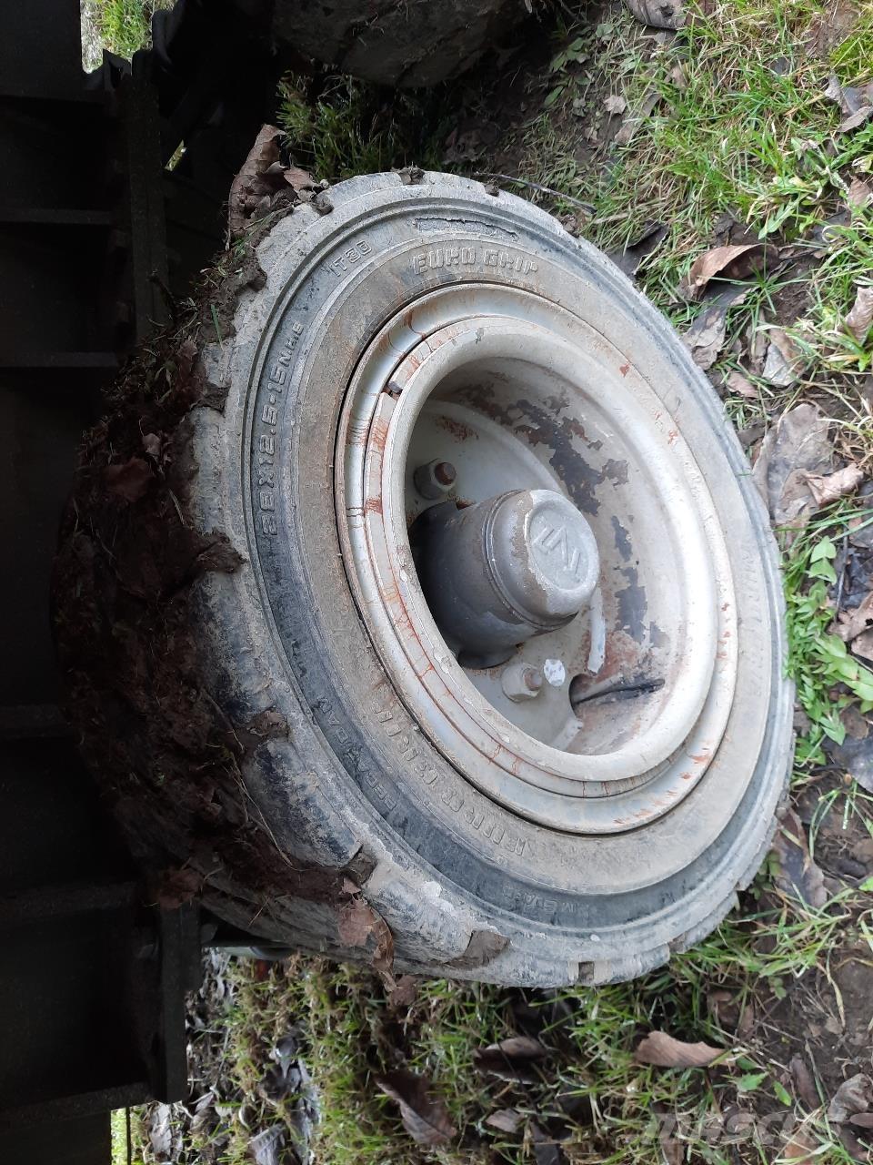 RMH Mixell 302 Feeders