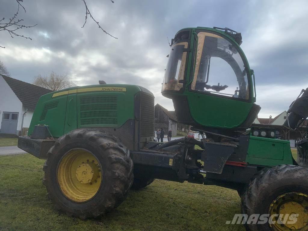 John Deere 1470 E Harvesters