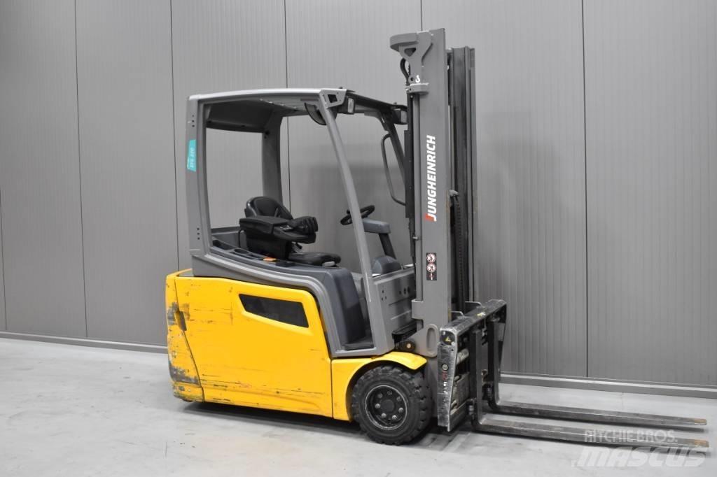 Jungheinrich EFG 220 Electric forklift trucks