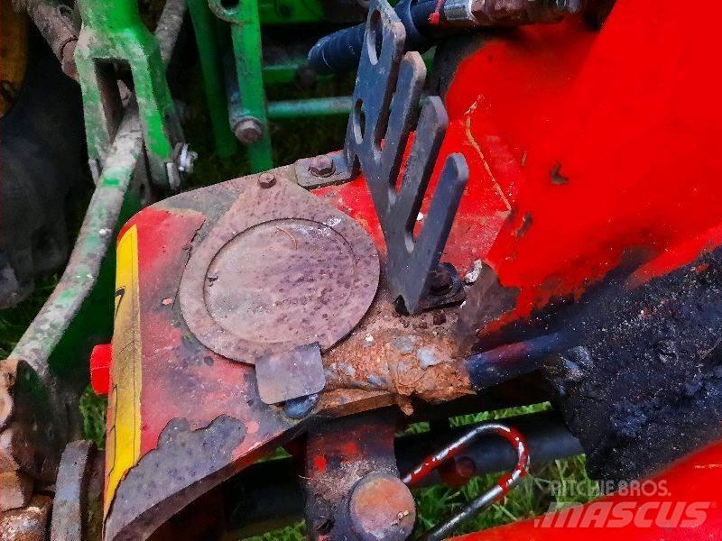 Kuhn MM1235T8010 Plows