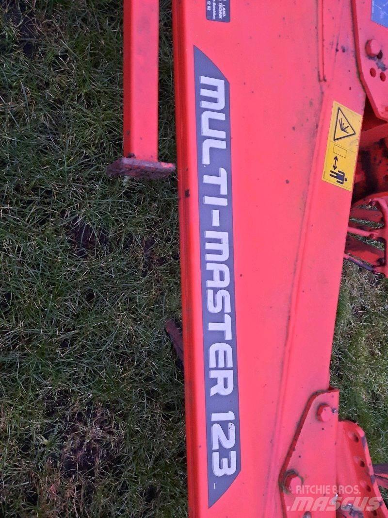 Kuhn MM1235T8010 Plows
