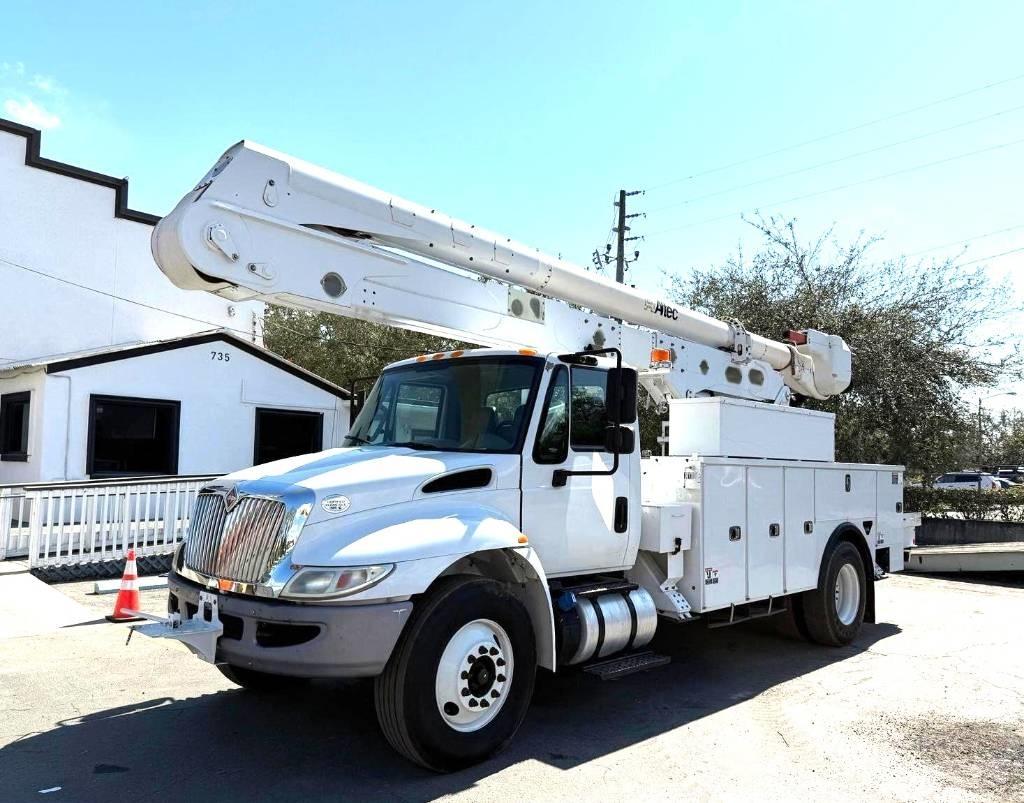 International 4300 Truck & Van mounted aerial platforms