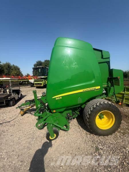 John Deere 864 Round balers