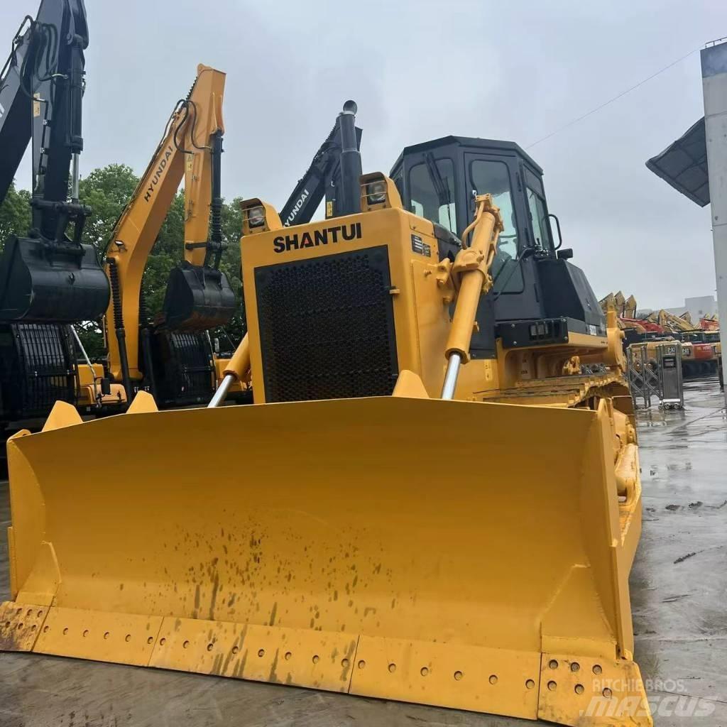 Shantui SD22 Crawler dozers