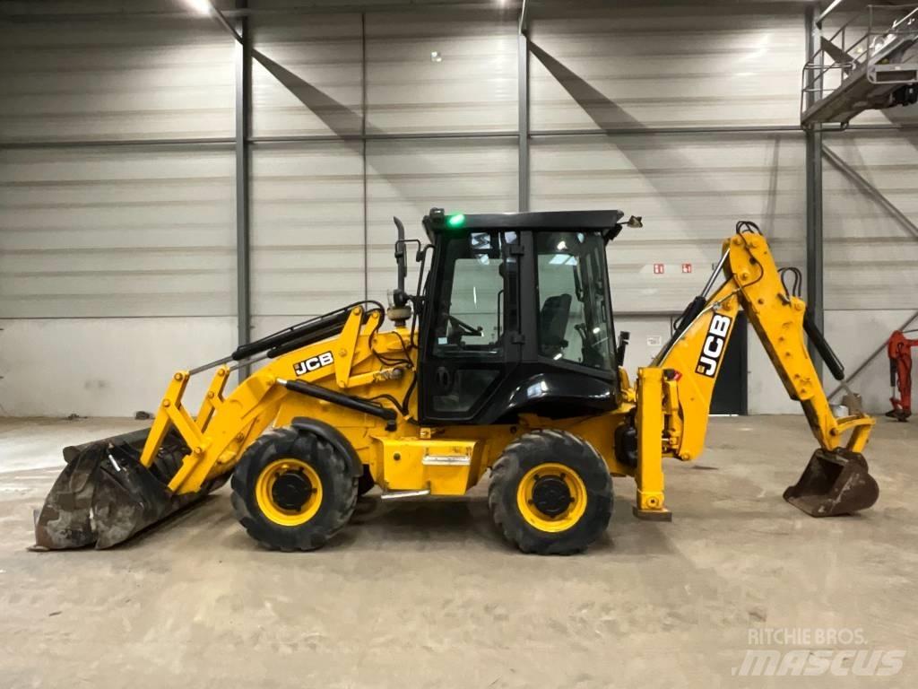 JCB 2 CX Backhoe loaders