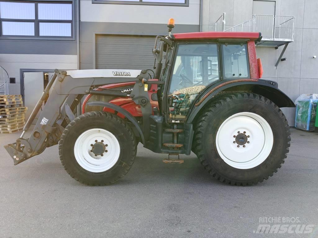 Valtra N 101 Tractors