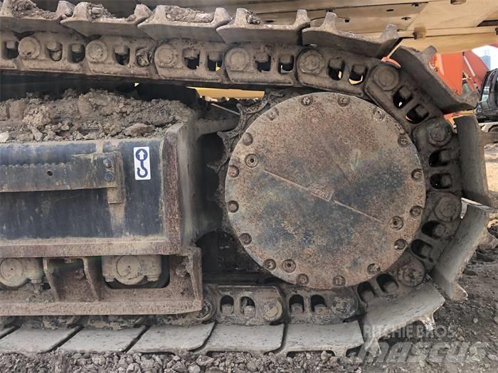 Komatsu PC450-8 Crawler excavators