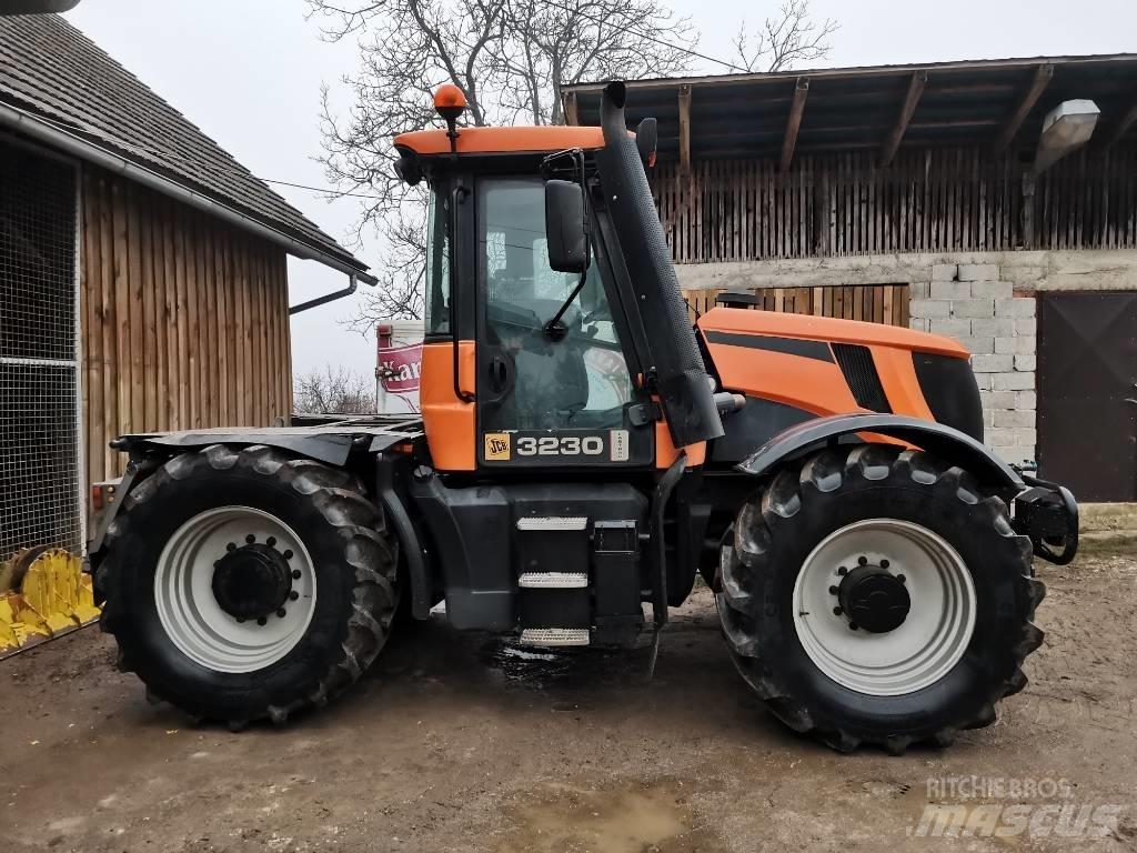 JCB Fastrac 3230 Tractors