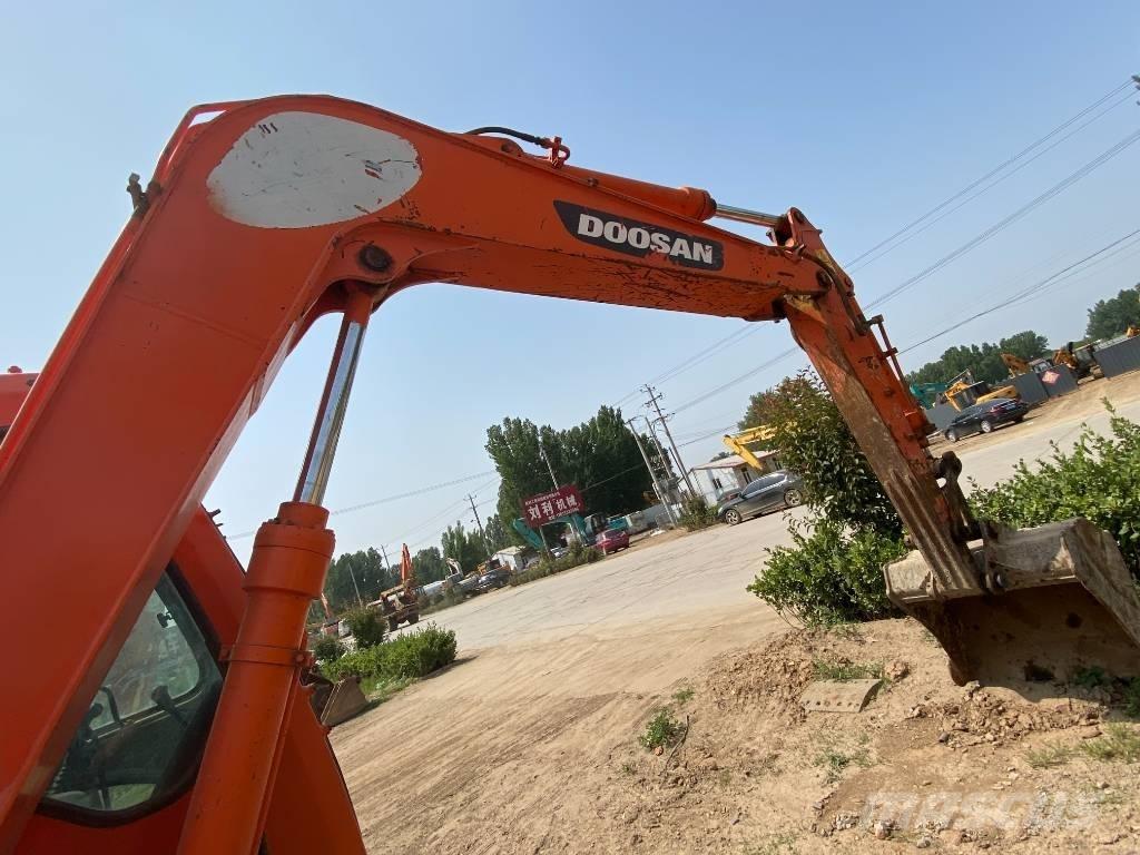 Doosan DH80 Crawler excavators