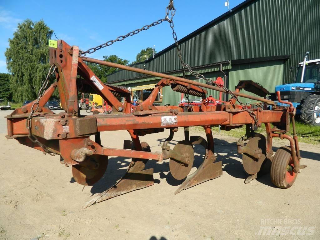 Fraugde 3 Conventional ploughs