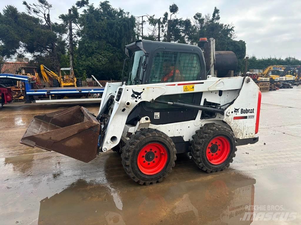 Bobcat S550 Skid steer loaders