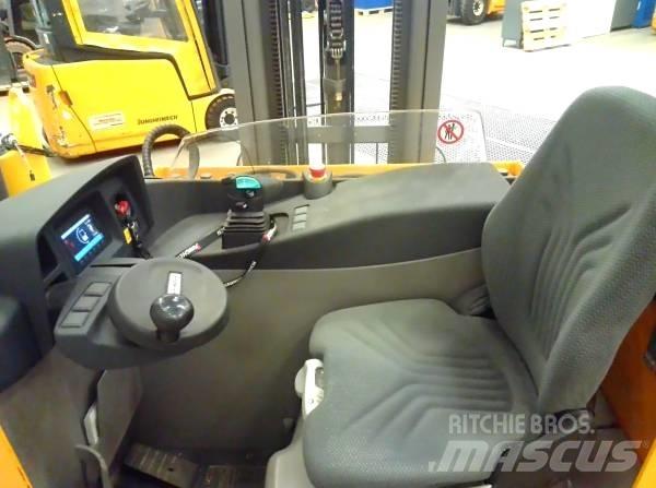 Jungheinrich ETV 214 Reach trucks