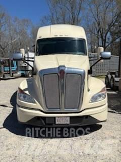 Kenworth T 680 Tractor Units