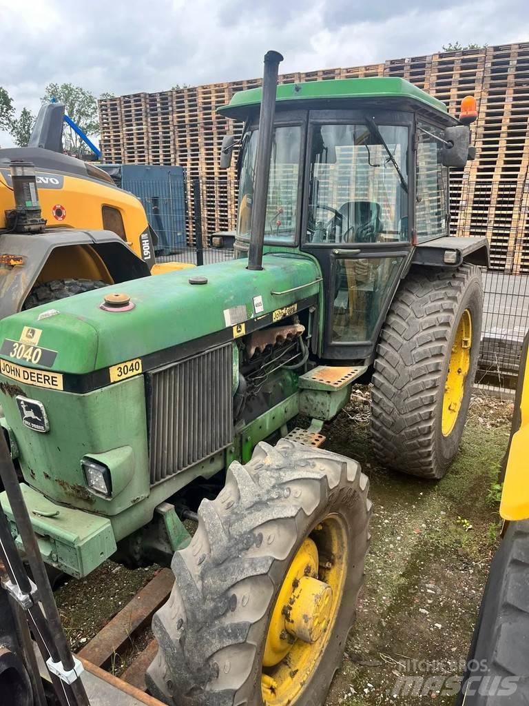 John Deere 3040 Tractors