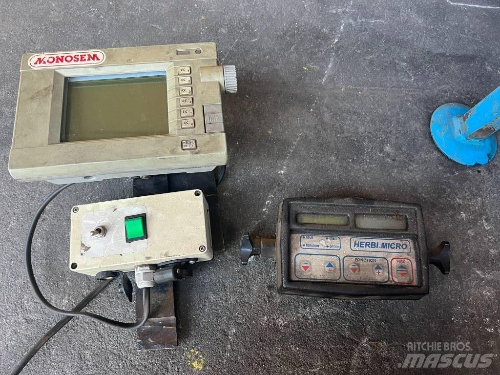 Monosem NG PLUS 8 Precision sowing machines