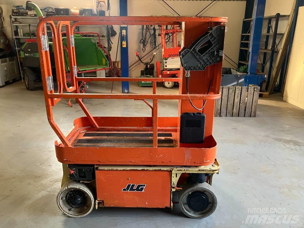 JLG 1230 ES Vertical mast lifts