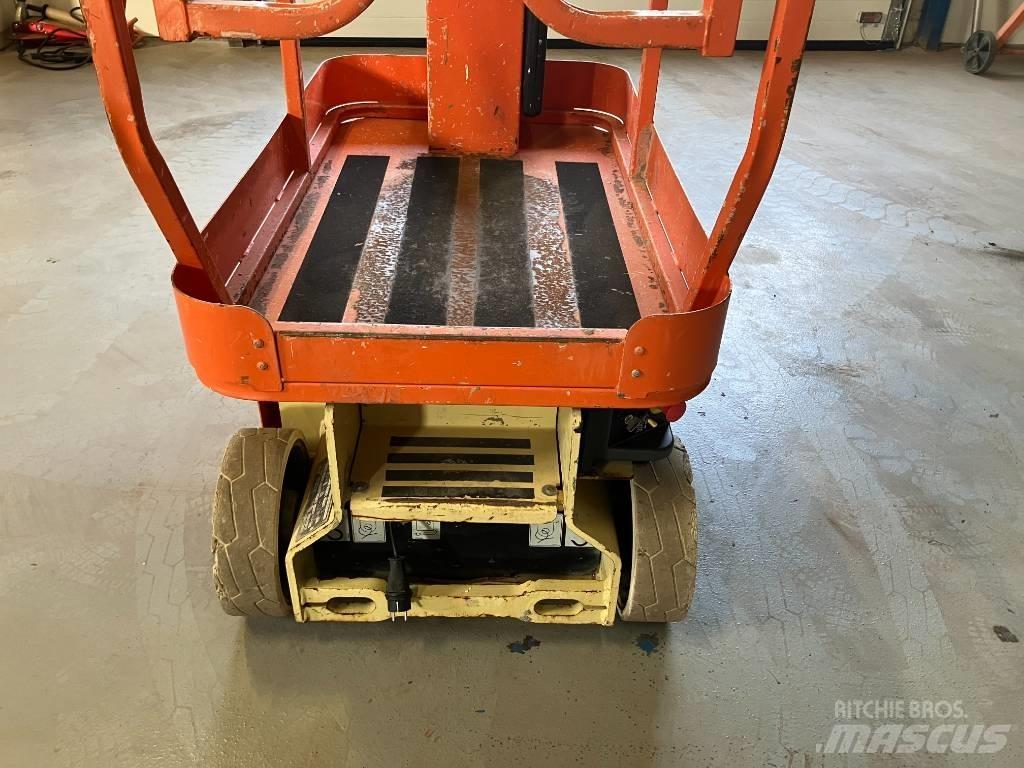 JLG 1230 ES Vertical mast lifts