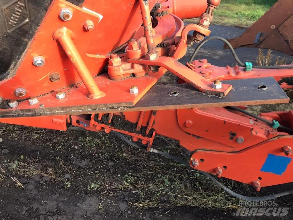 Kuhn Challenger Reversible ploughs