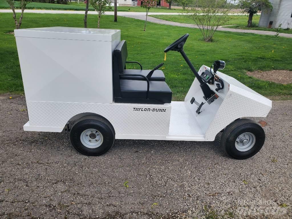 Taylor-Dunn R380 Towing trucks
