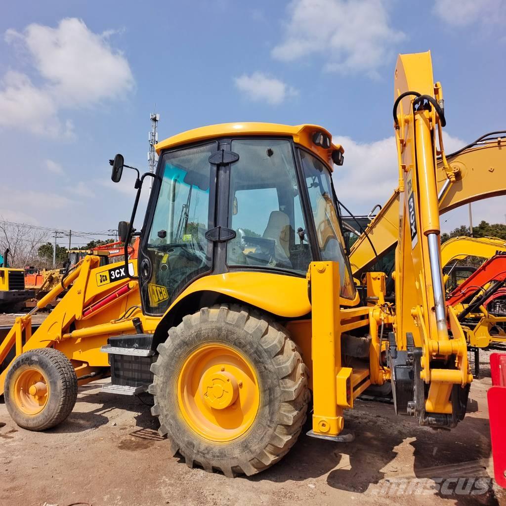 JCB 3 CX Backhoe loaders