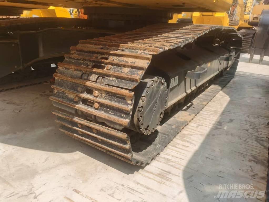 Komatsu PC 200-8 Crawler excavators