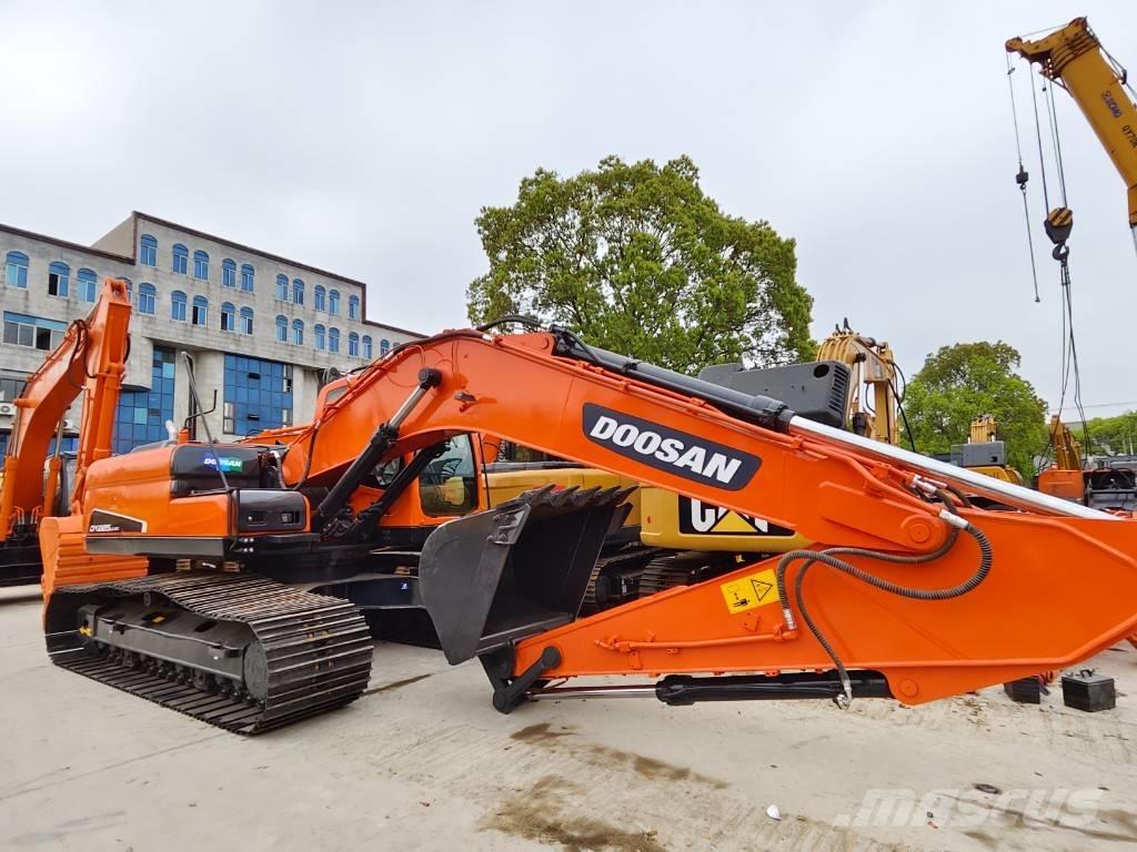 Doosan DX 225 LC Crawler excavators