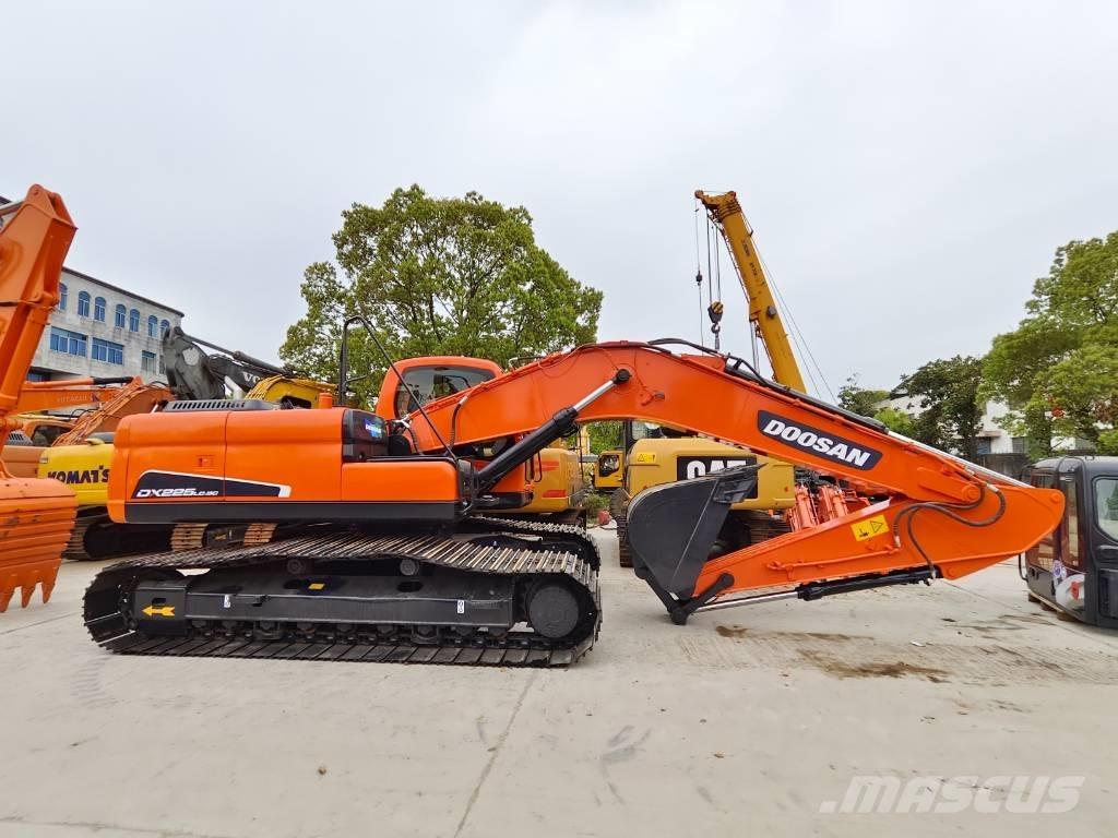 Doosan DX 225 LC Crawler excavators
