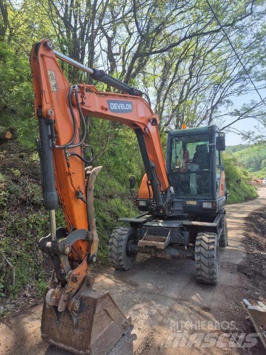 Doosan DX 55 W Wheeled excavators