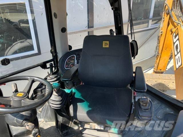 JCB 4CX AEC Backhoe loaders