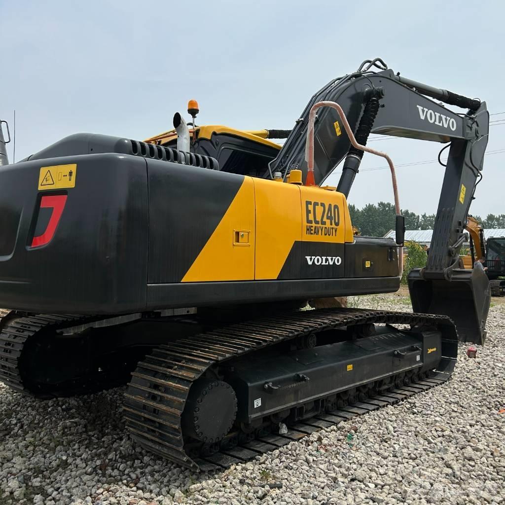 Volvo 240 Crawler excavators