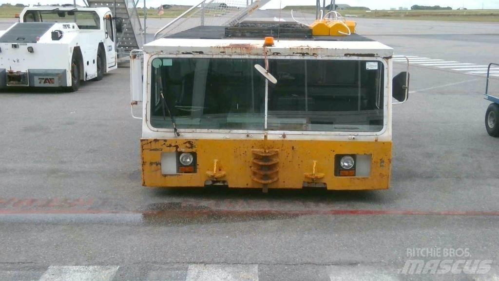  Douglas DC 11 Material Handling - Others