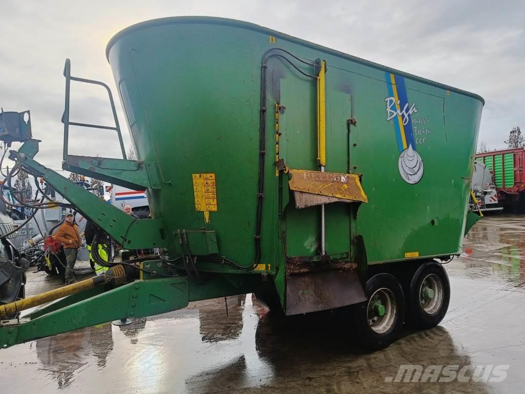Peecon 26M³ Mixer feeders