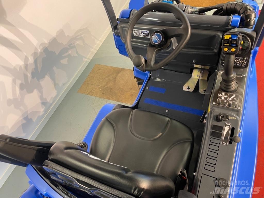 Multione 5.3k Compact tractors
