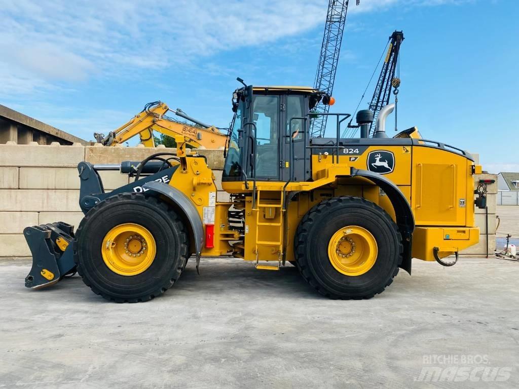 John Deere 824p Wheel loaders