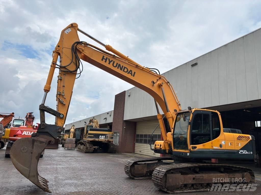 Hyundai 250NLC-9 Crawler excavators