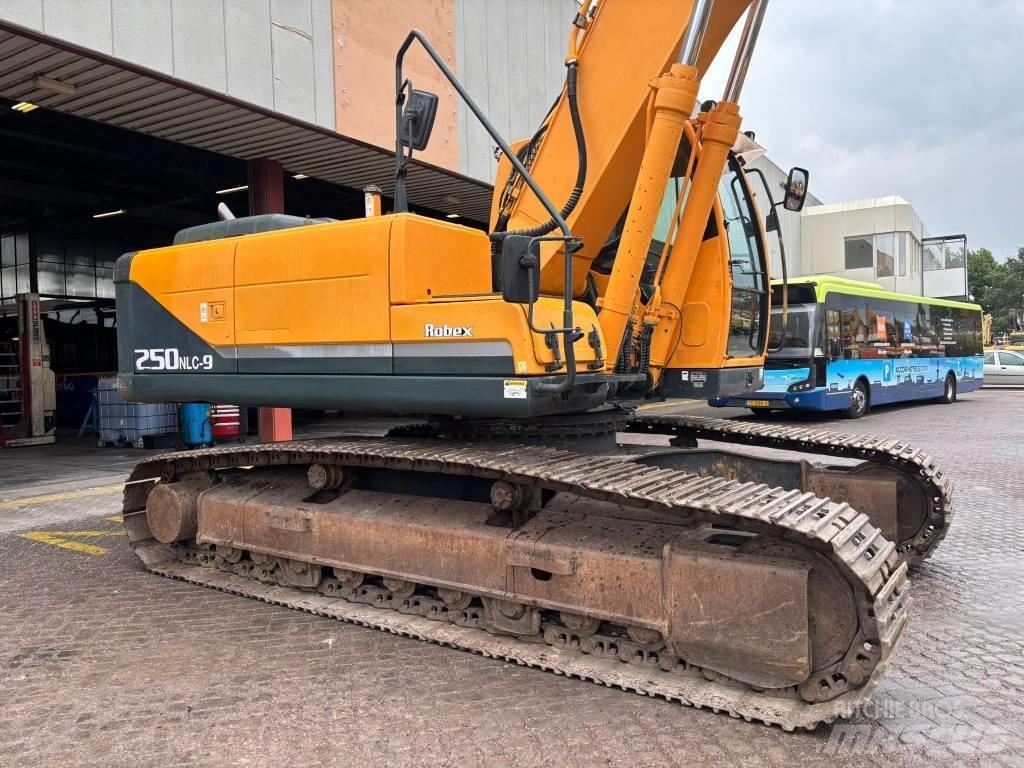 Hyundai 250NLC-9 Crawler excavators