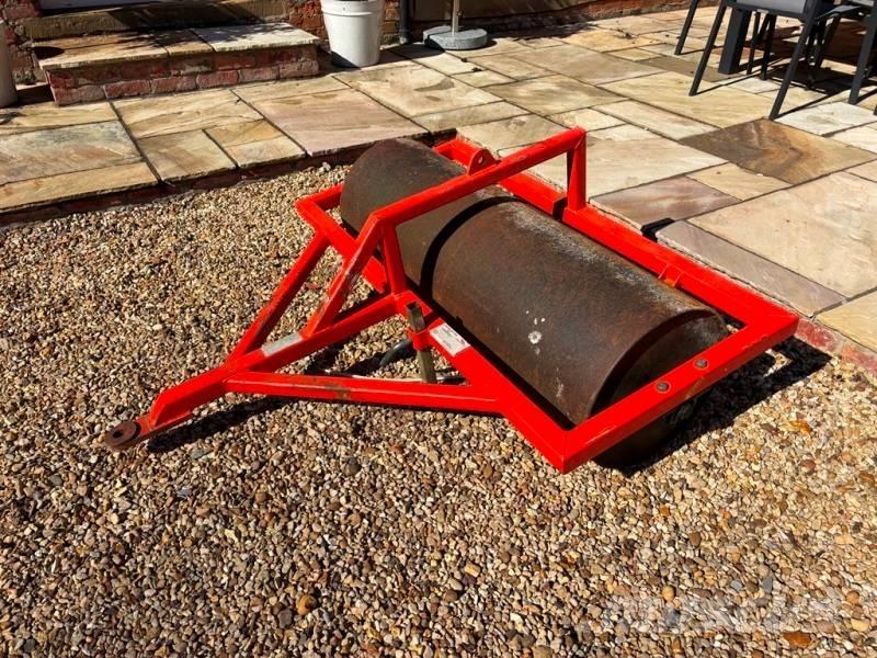 Kubota B 2350 Tractors