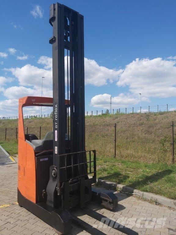 BT RR E 160 Reach trucks
