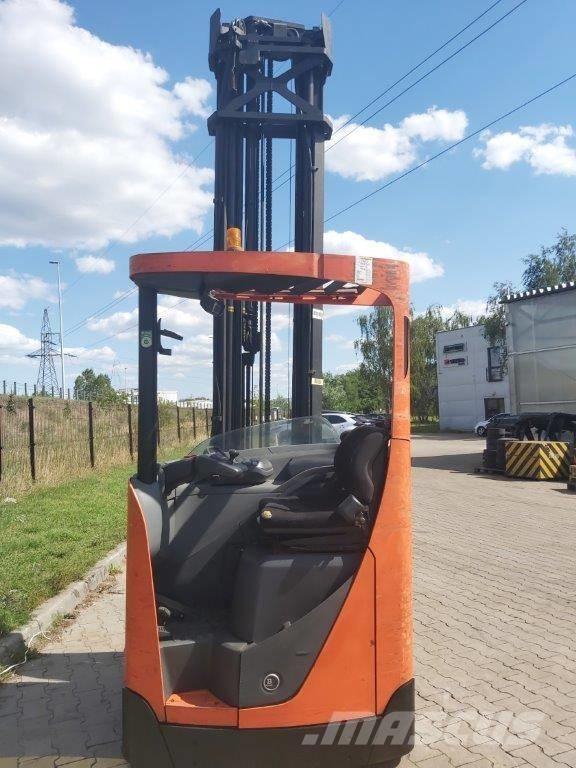 BT RR E 160 Reach trucks