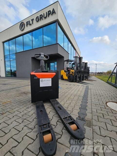 BT LPE 200 Low lifter with platform