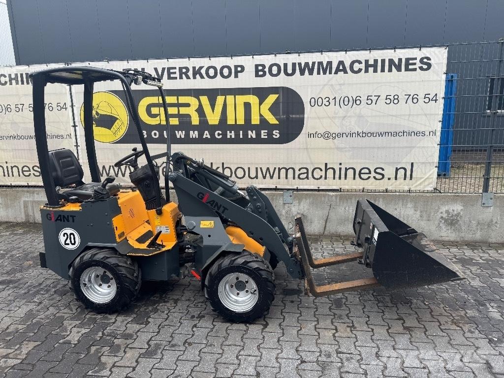 GiANT B204SW Mini loaders